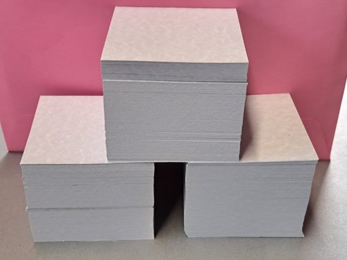 600 sheets blue parchment - x,